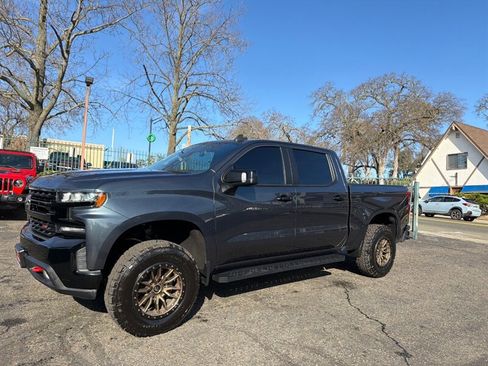 Used 2019 Chevrolet Silverado 1500 LT Trail Boss image 2