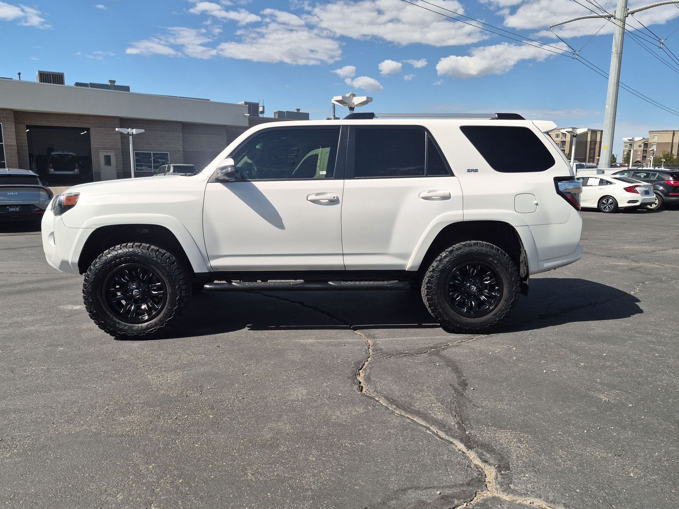 Used 2019 Toyota 4Runner SR5 Premium AWD/4WD image 2