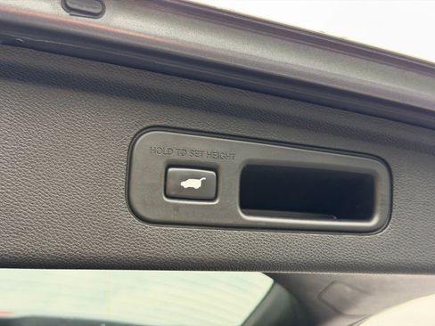 Used 2018 Honda Odyssey Elite image 35