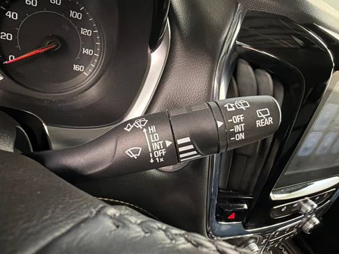 Used 2018 Chevrolet Traverse LT FWD image 22
