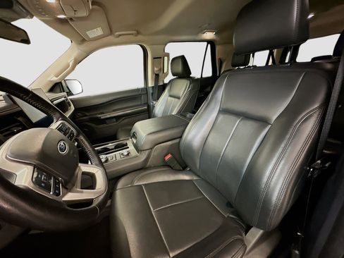 Used 2024 Ford Expedition Max XLT image 13