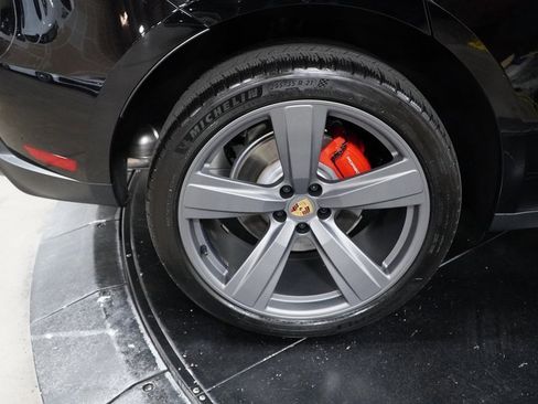 Used 2024 Porsche Macan S image 13