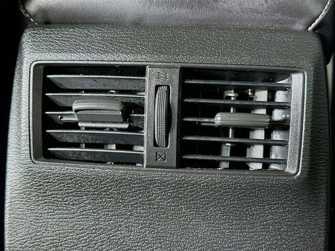 Used 2024 Mitsubishi Outlander SE Black Edition image 35