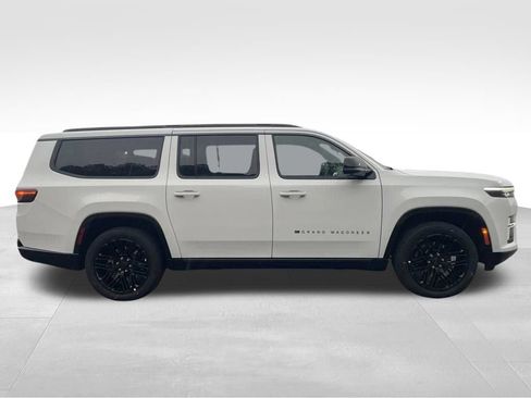 New 2026 Jeep Grand Wagoneer L Limited AWD/4WD image 4