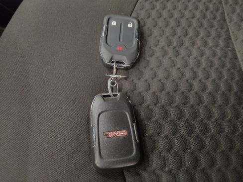 Used 2018 GMC Terrain SLE FWD image 32