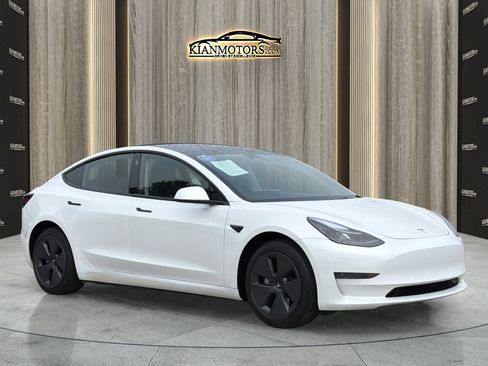 Used 2023 Tesla Model 3 Standard Range RWD image 1