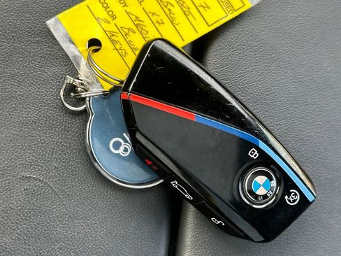 Used 2025 BMW X7 M60i AWD/4WD image 56
