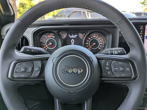 Certified 2025 Jeep Wrangler Sport AWD/4WD image 19