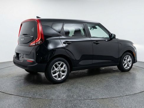 Used 2025 Kia Soul LX w/ LX Technology Package image 9