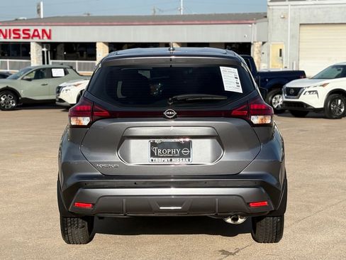 Used 2023 Nissan Kicks S image 7