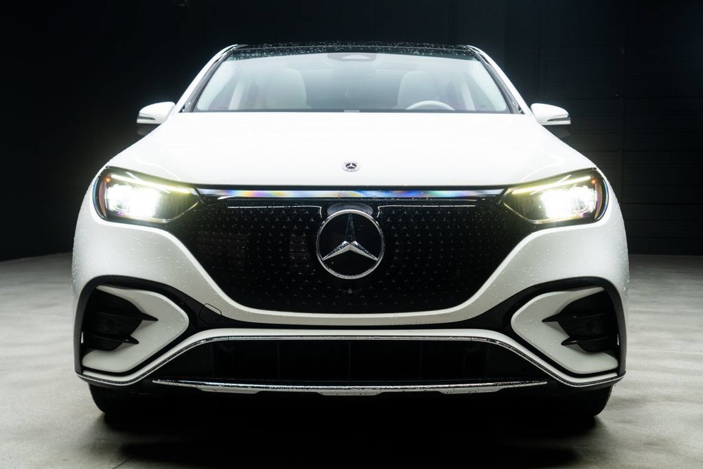 Used 2023 Mercedes-Benz EQE 350+ SUV w/ AMG Line Exterior Package image 3