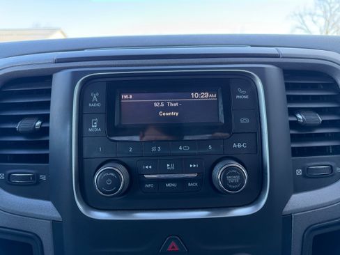 Used 2017 RAM 3500 Tradesman w/ Chrome Appearance Group image 17