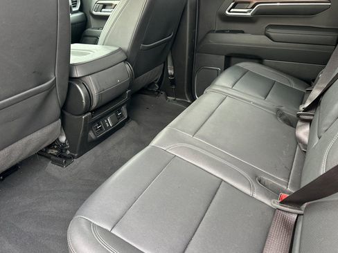 Used 2024 GMC Sierra 1500 SLT image 12