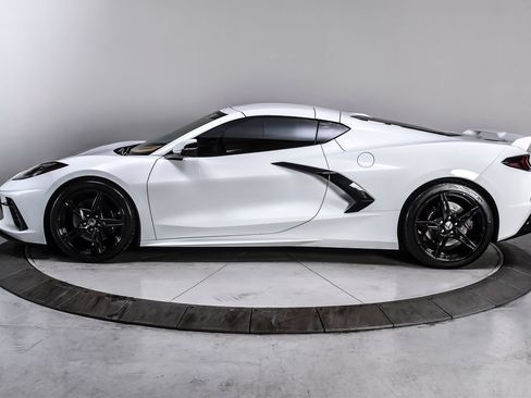 Used 2023 Chevrolet Corvette Stingray Premium Cpe w/ Z51 Performance Package RWD image 3