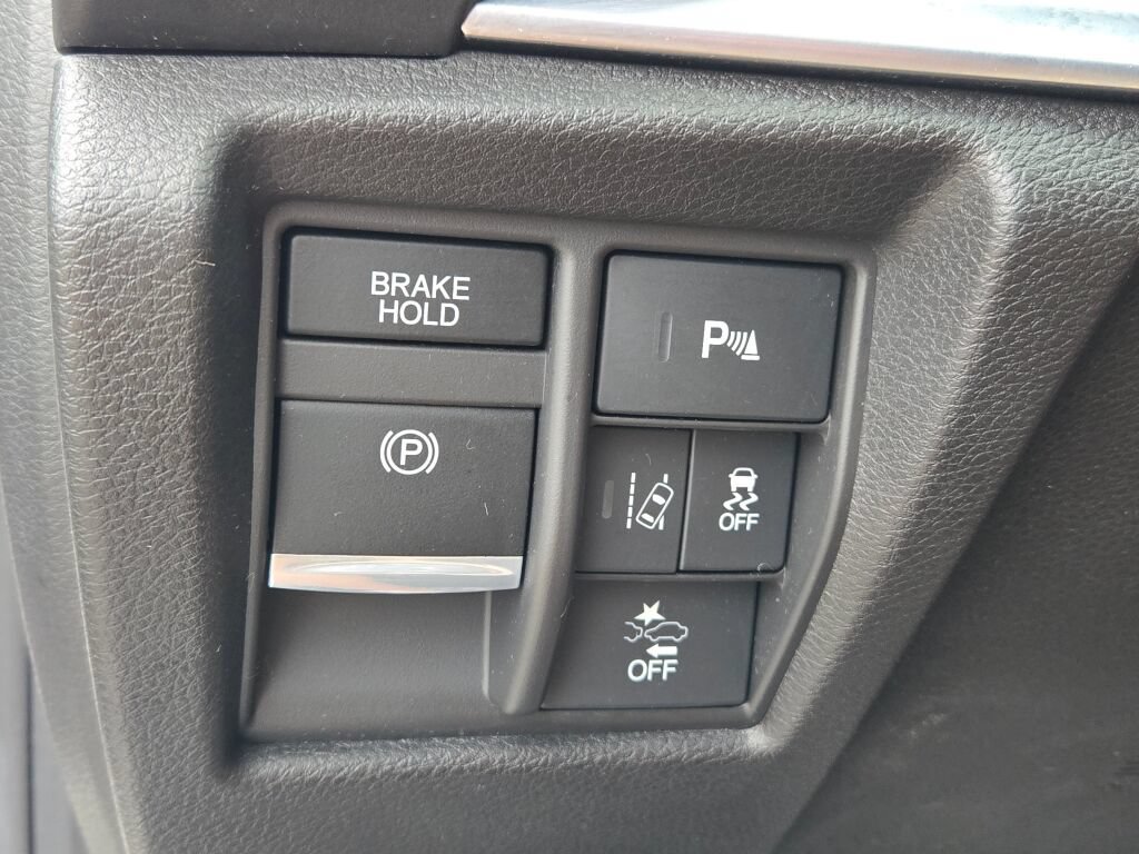Used 2020 Acura MDX w/ Technology Package AWD/4WD image 32