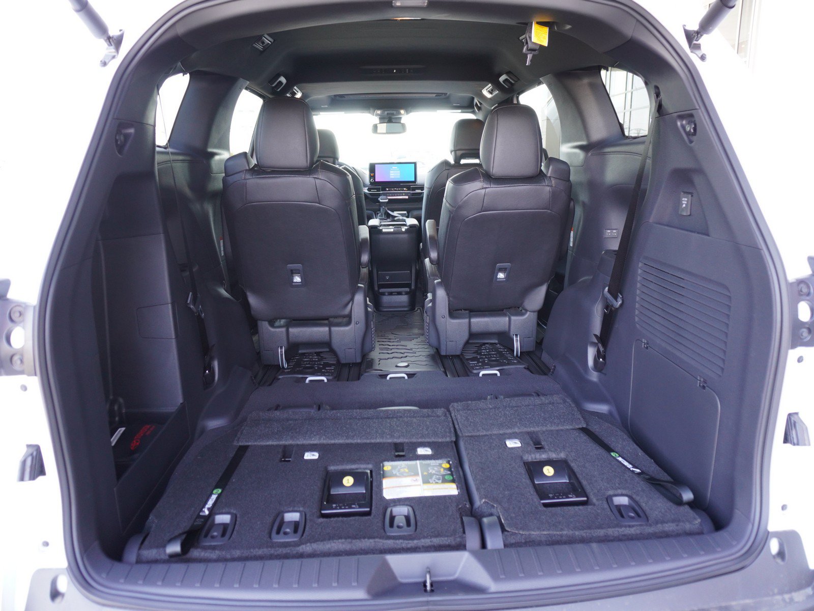 New 2026 Toyota Sienna XLE Woodland Edition AWD/4WD image 12