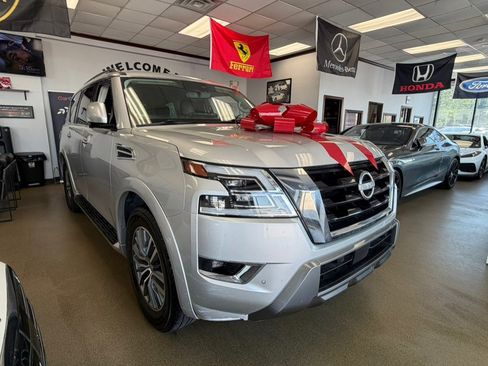 Used 2023 Nissan Armada SL w/ Captain's Chairs Package AWD/4WD image 12
