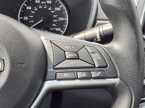 Used 2025 Nissan Altima 2.5 SV FWD image 17