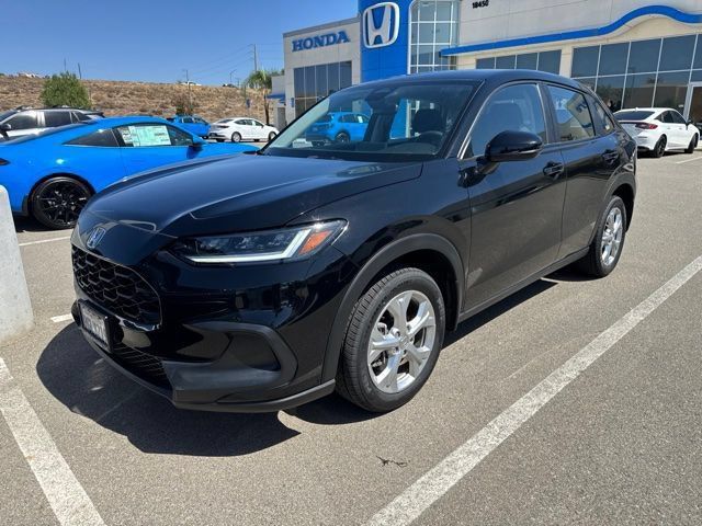 Used 2023 Honda HR-V LX image 2