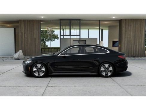 New 2026 BMW i4 eDrive40 w/ Parking Assistance Package RWD image 4
