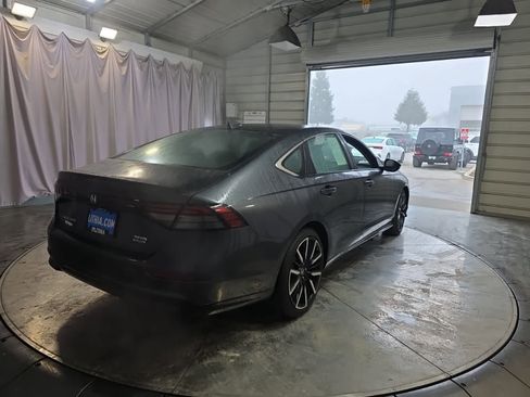 Used 2023 Honda Accord Touring image 7