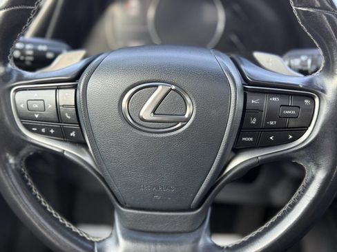 Used 2019 Lexus ES 350 w/ Premium Package image 17