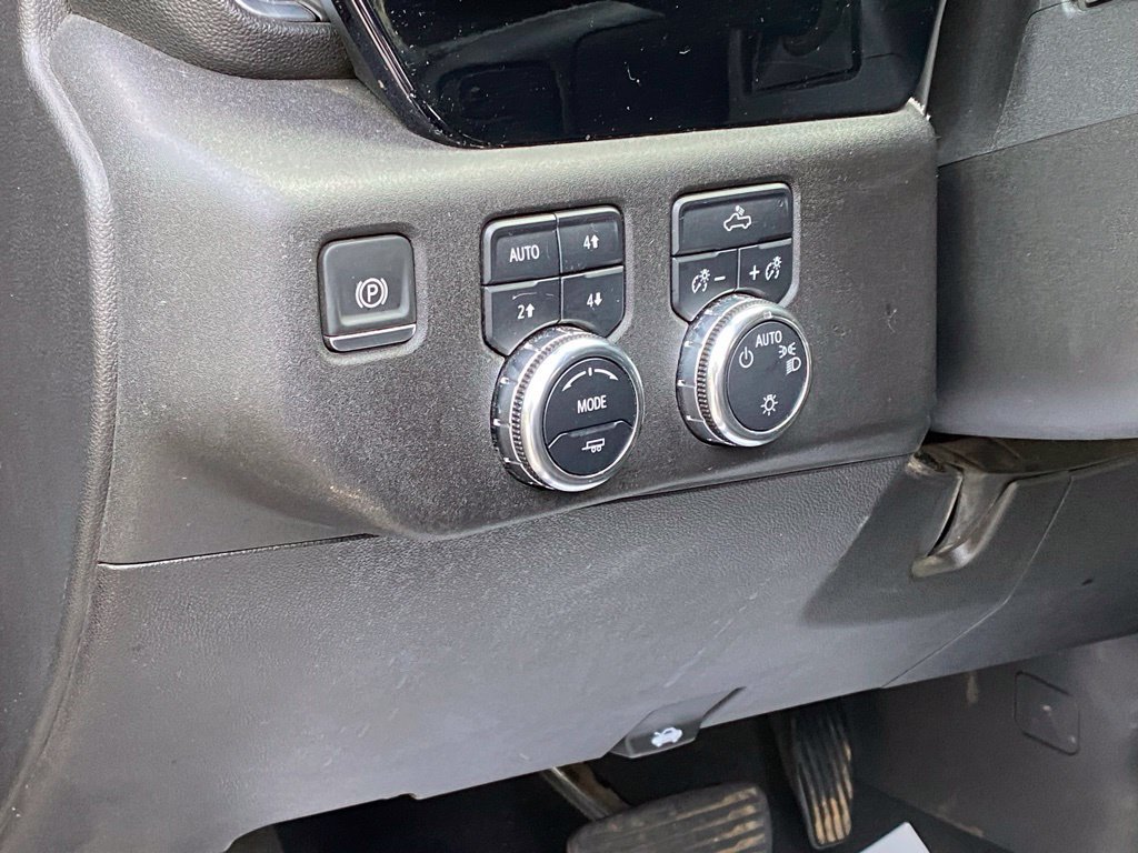 Used 2025 GMC Sierra 1500 SLE w/ X31 Off-Road Package AWD/4WD image 13