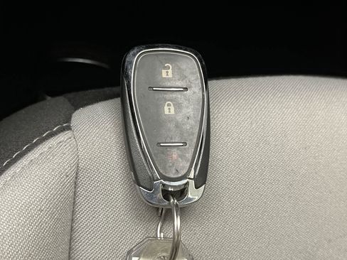 Used 2020 Chevrolet Equinox LS w/ LS Convenience Package AWD/4WD image 24
