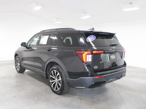 Used 2025 Ford Explorer ST-Line AWD/4WD image 7