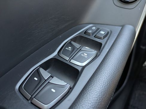 Used 2018 Hyundai Santa Fe Sport w/ 2.0T Ultimate Tech Package 05 image 21