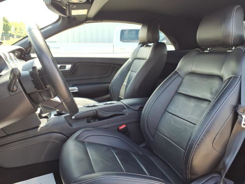 Used 2019 Ford Mustang GT Premium w/ Equipment Group 401A RWD image 8