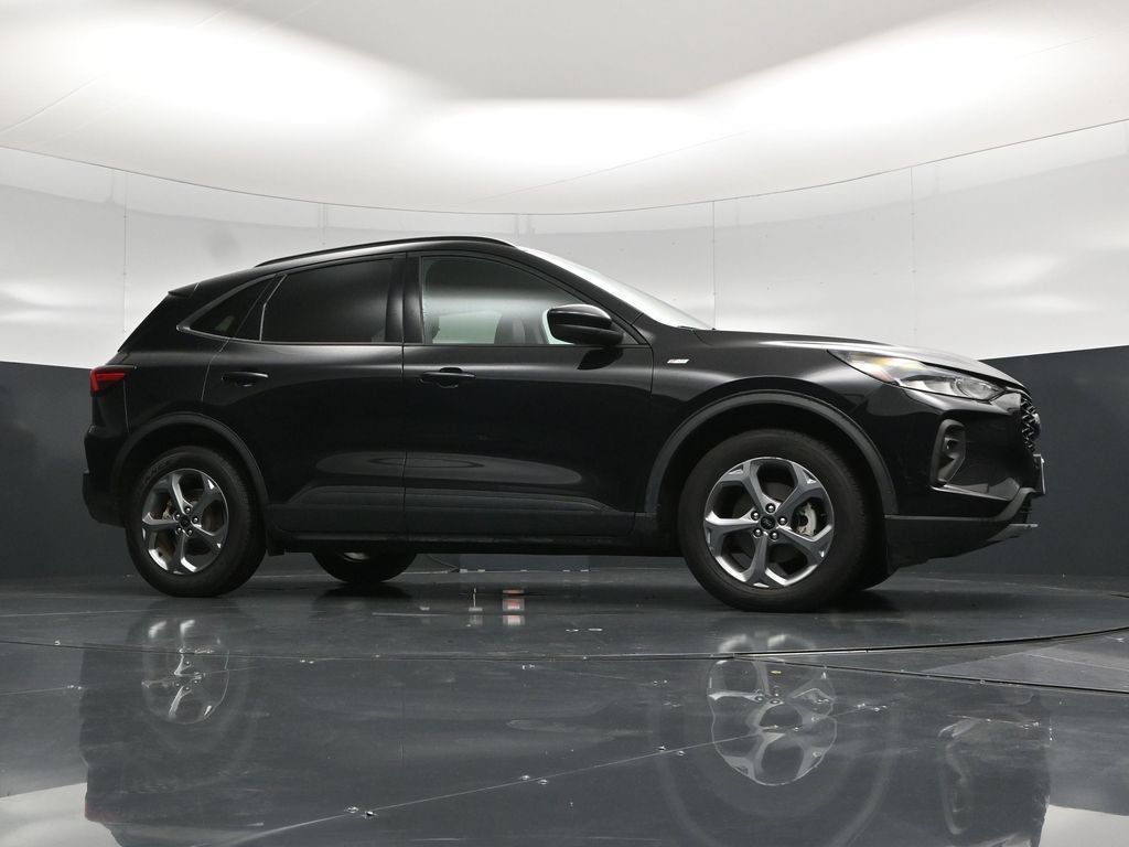 Used 2025 Ford Escape ST-Line Select AWD/4WD image 44