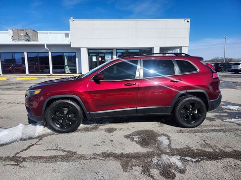 Used 2020 Jeep Cherokee Latitude Plus image 2