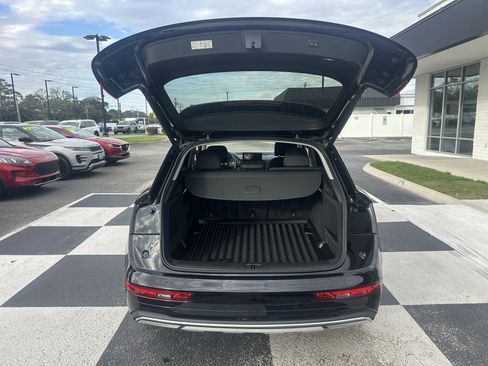 Used 2024 Audi Q5 2.0T Premium w/ Convenience Package image 5