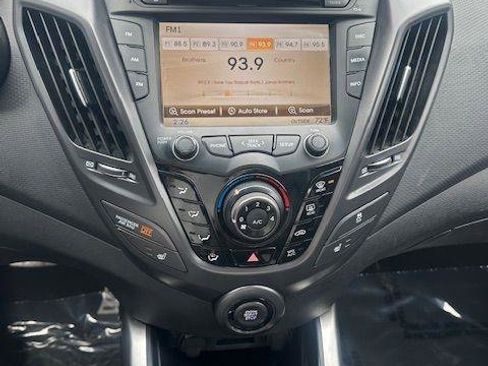 Used 2016 Hyundai Veloster Turbo image 15