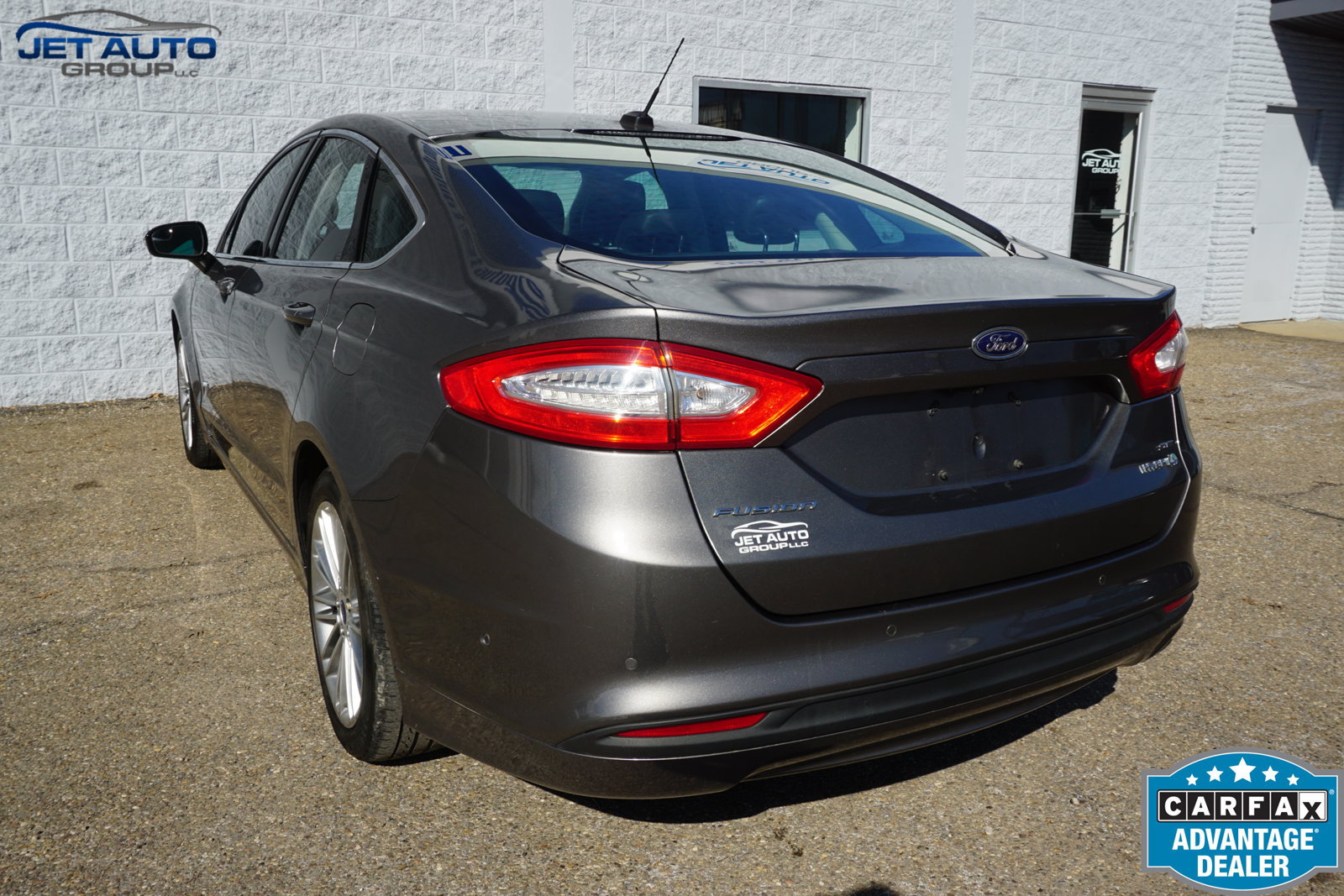 Used 2014 Ford Fusion SE w/ Equipment Group 502A FWD image 9