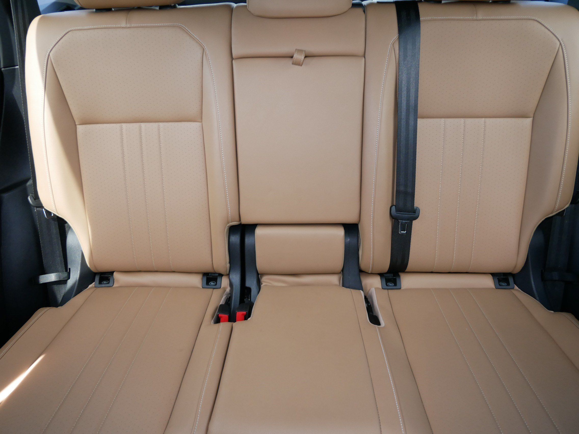 Used 2022 Volkswagen Tiguan SE w/ Panoramic Sunroof Package AWD/4WD image 13