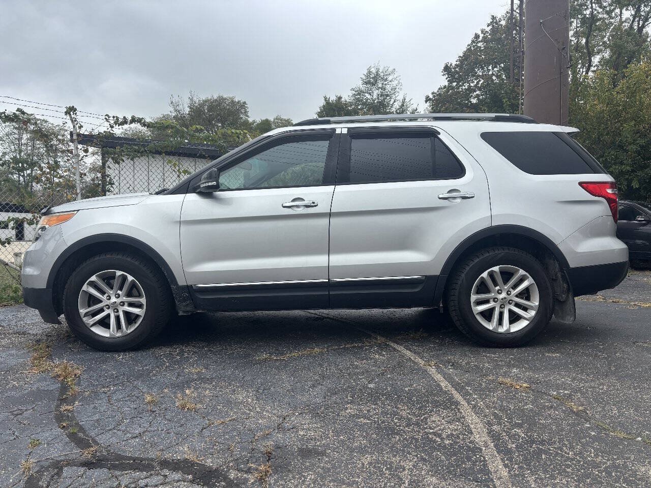 Used 2013 Ford Explorer XLT AWD/4WD image 6