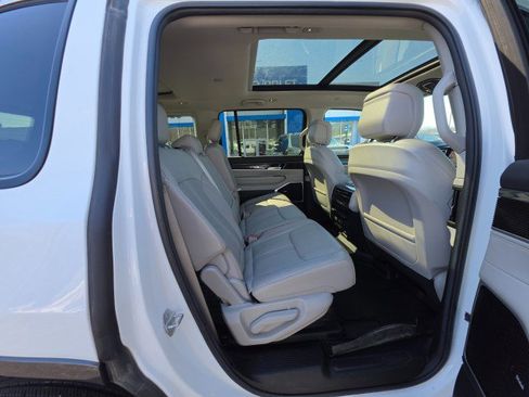 Used 2022 Jeep Wagoneer Series III w/ Premium Group I image 19