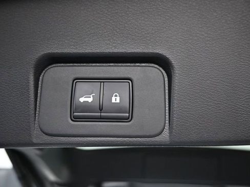 Used 2024 Nissan Rogue SV FWD image 36