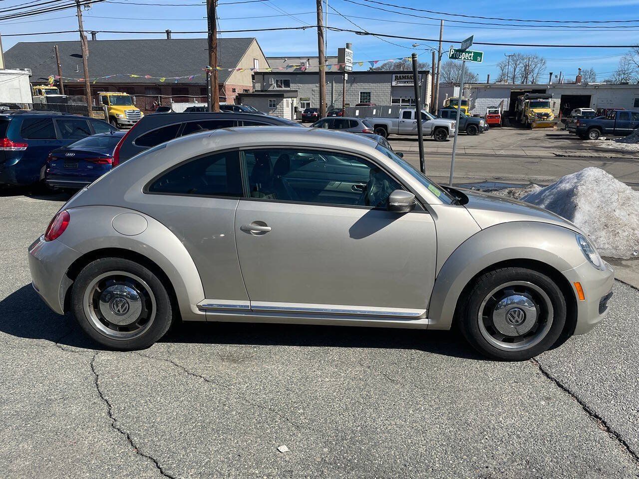 Used 2013 Volkswagen Beetle 2.5 FWD image 5