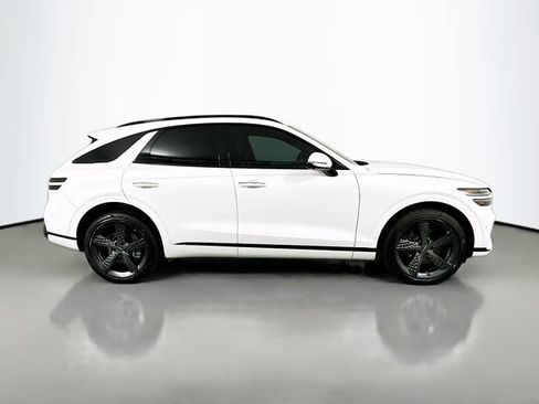 Used 2022 Genesis GV70 3.5T Sport w/ Sport Prestige Package AWD/4WD image 4