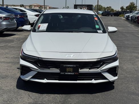Used 2024 Hyundai Elantra SEL FWD image 2