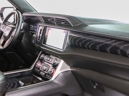 Used 2023 GMC Yukon Denali AWD/4WD image 30