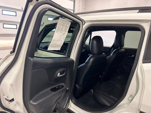 Used 2022 Jeep Renegade Altitude w/ Convenience Group AWD/4WD image 30