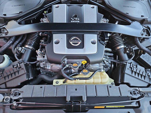 Used 2015 Nissan 370Z Coupe RWD image 26