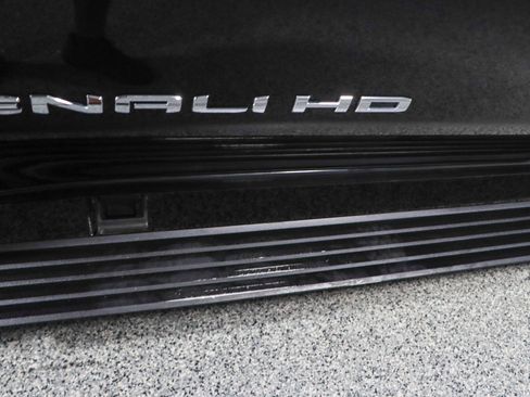 Used 2023 GMC Sierra 2500 Denali w/ Denali Ultimate Package image 12