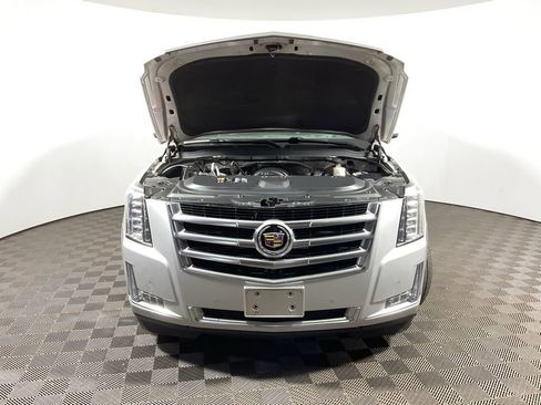 Used 2015 Cadillac Escalade ESV Luxury image 9