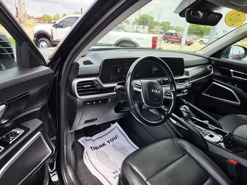 Used 2023 Kia Telluride S AWD/4WD image 2