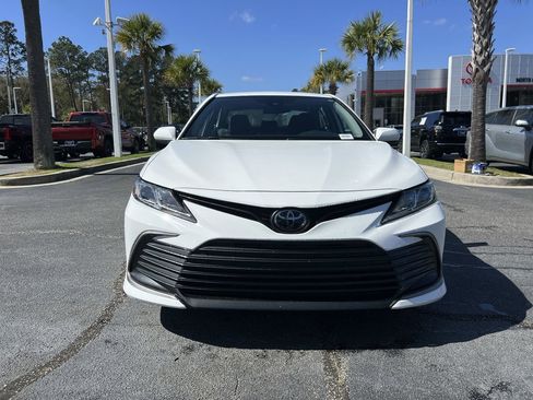 Used 2023 Toyota Camry LE image 3